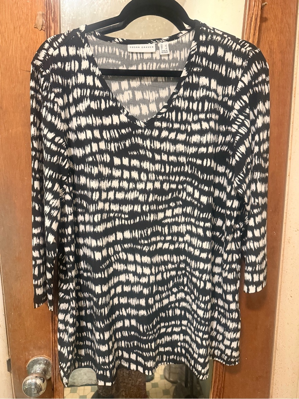 Susan Graver Black & White Abstract V-Neck Tunic